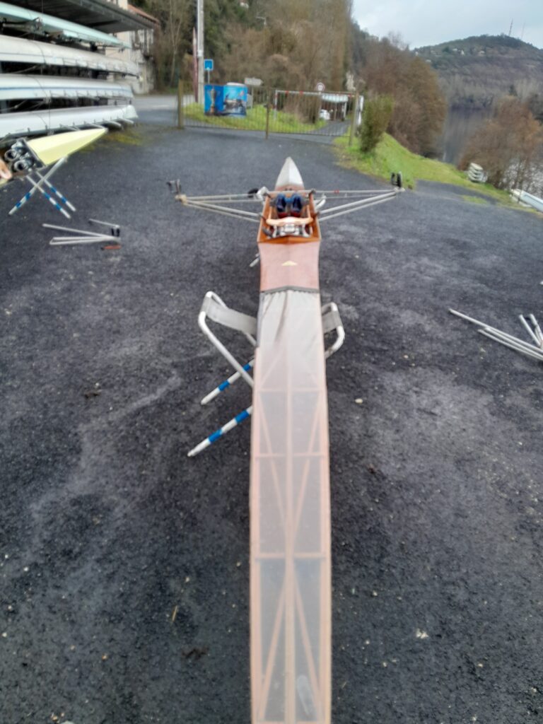 Vend Skiff Bois Donoratico An 1983, Porteur 80 Kg . Bon état général.