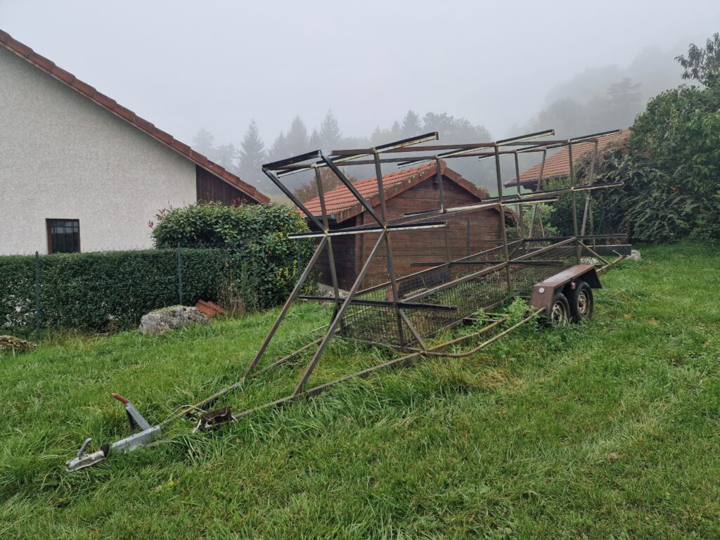 Petite remorque à bateau