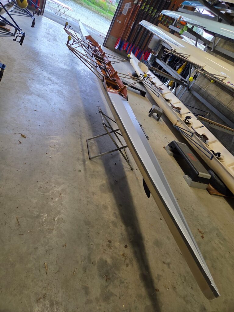 3 skiffs et un deux de couple pour loisir ou entrainement