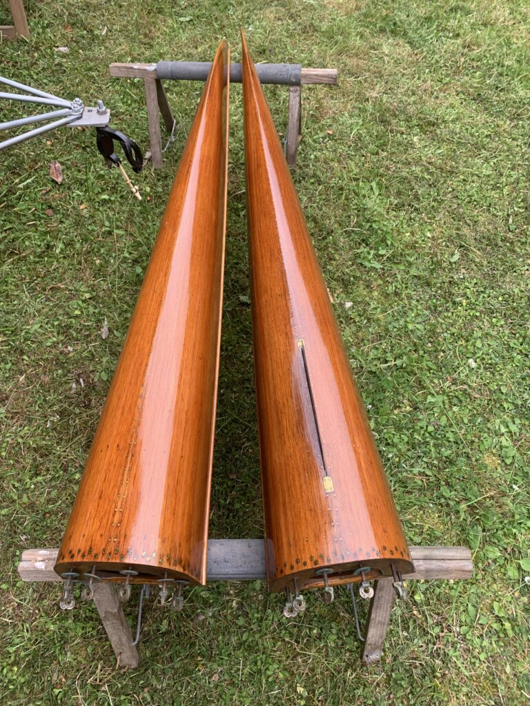 Exceptionnel Skiff bois Dossunet à pointes amovibles, bateau de collection très bon état