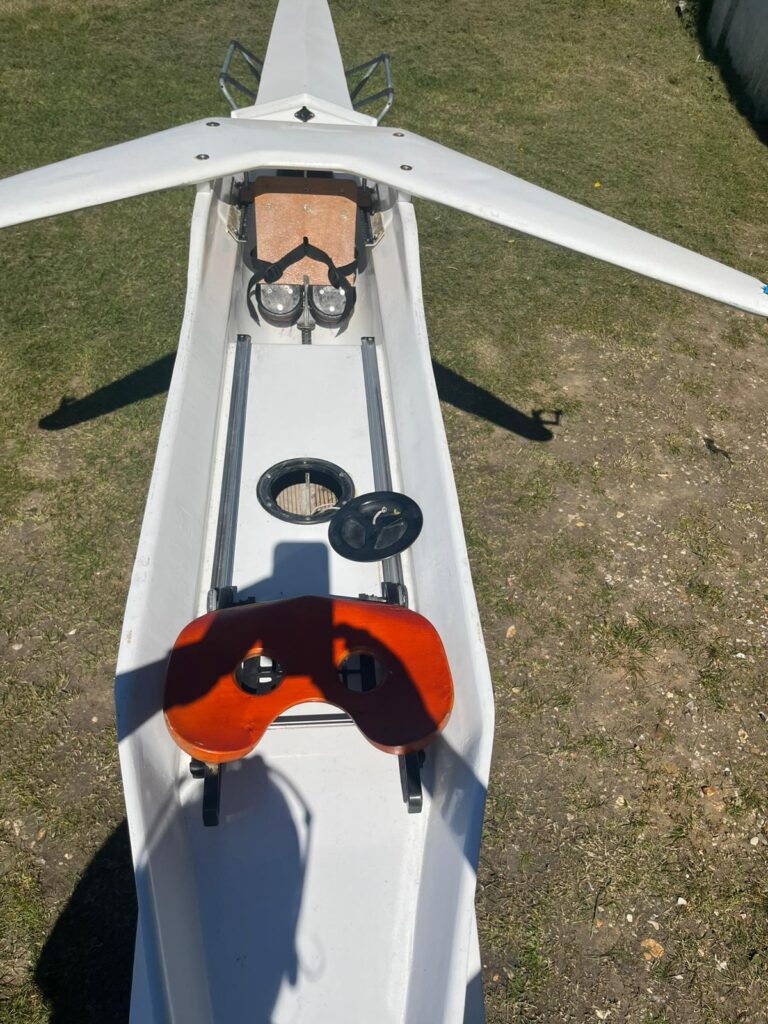Skiff Vega
