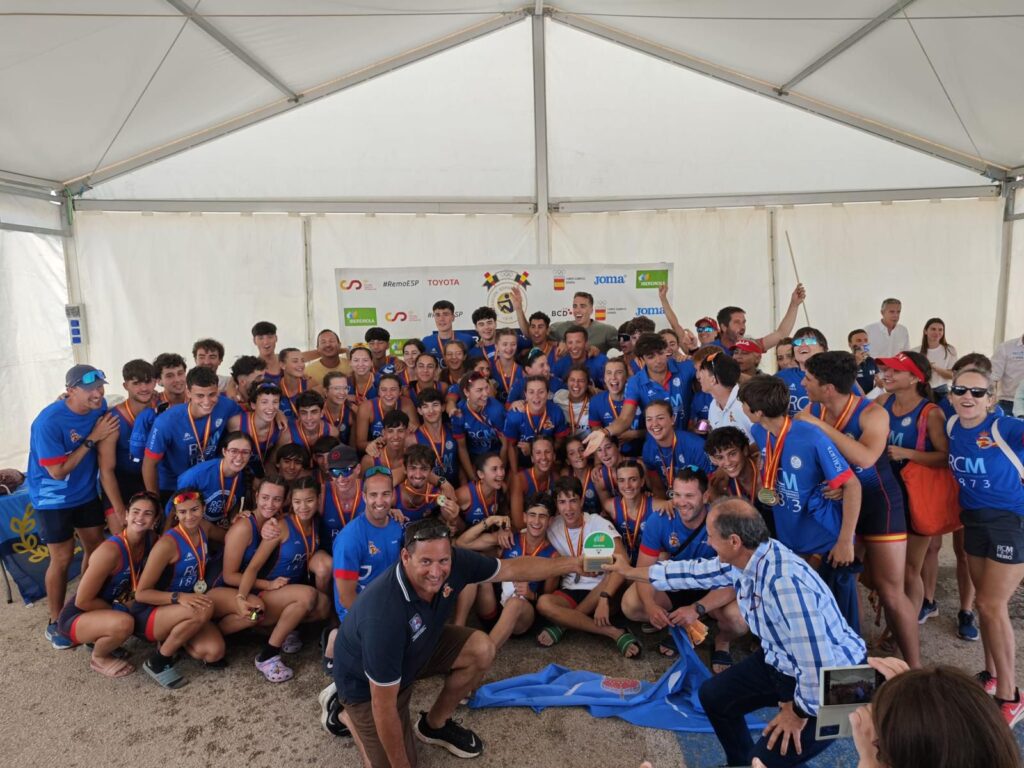 Entraîneur d’aviron expérimenté – Aviron olympique et Beach Sprint – Disponible pour mobilité