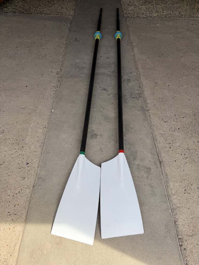 Paire de pelle de pointe